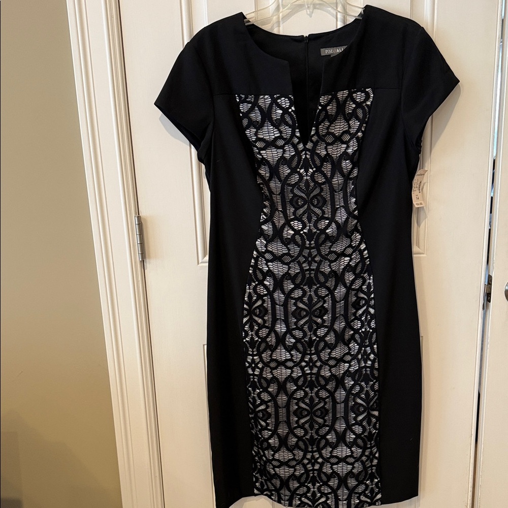 NWT - Roz & Ali midi sheath dress with lace-panel front. Size 14